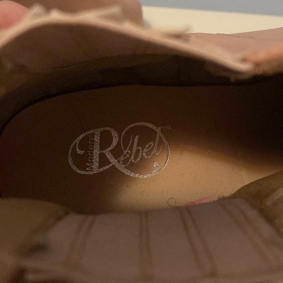 ⭐️HOST PICK⭐️ Rebel women’s boot heels size 9 - Picture 5 of 6